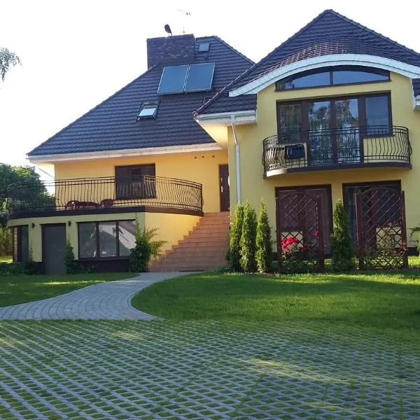 Villa Jura Pokoje Gościnne, hotel in Przybynów