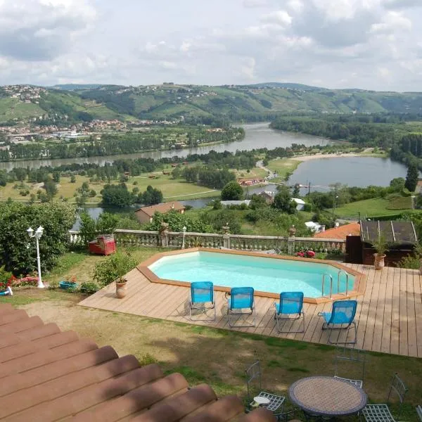 Villa Panoramique, hotel in Saint-Clair-du-Rhône
