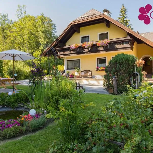Ferienwohnung Claudia, hotel v destinaci Faistenau