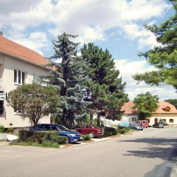 ABEN & HANA penzion, hotel in Rajhrad