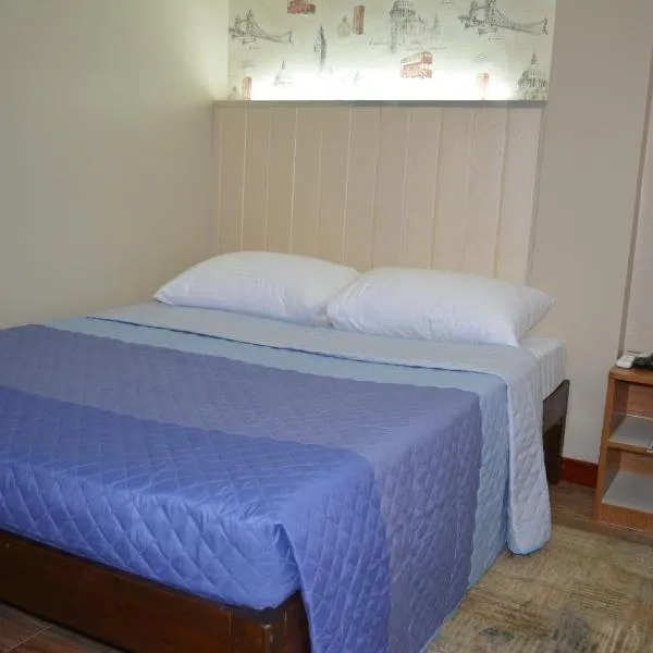 Red Apartelle, hotel a Talisay