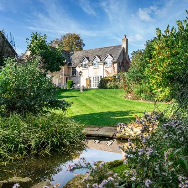 Cricket Field House, hótel í Winterbourne Stoke