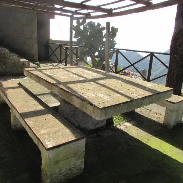 Rifugio dei tre Pini, hotel i Castelmola