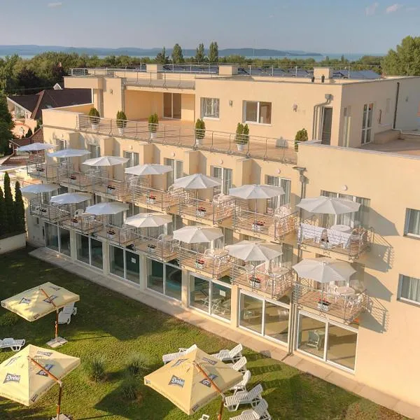 Két Korona Konferencia és Wellness Hotel – hotel w mieście Balatonszárszó