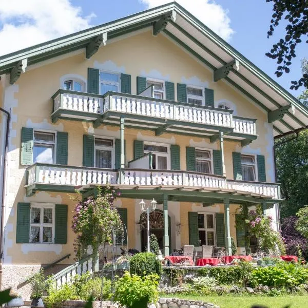 Villa Adolphine, hotelli kohteessa Rottach-Egern