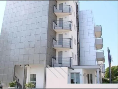 Aparthotel Royal, hotel v destinaci Lido di Jesolo