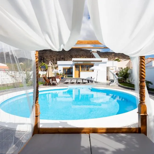Bungalow Palm Mar with pool and garden, hotel in Arona