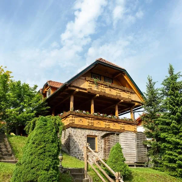 Korošec Apartments and Wellness Centre، فندق في موزيريه