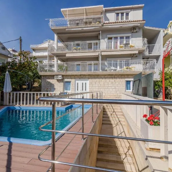 La Bodega Apartments, hotel v Trogiru