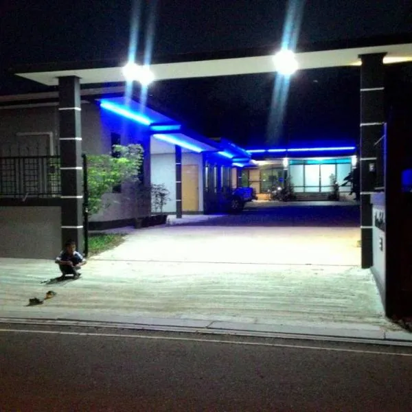 เซราะกราว โฮมสเตย์, hotel v destinaci Sanom