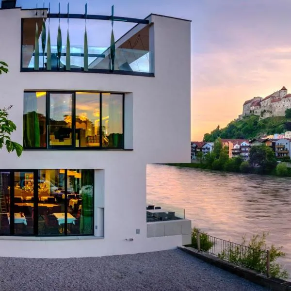 Hotel Burgblick, hotel v destinaci Hochburg-Ach