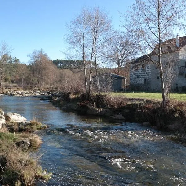 Casas do Trabulo, hotel in Tojal