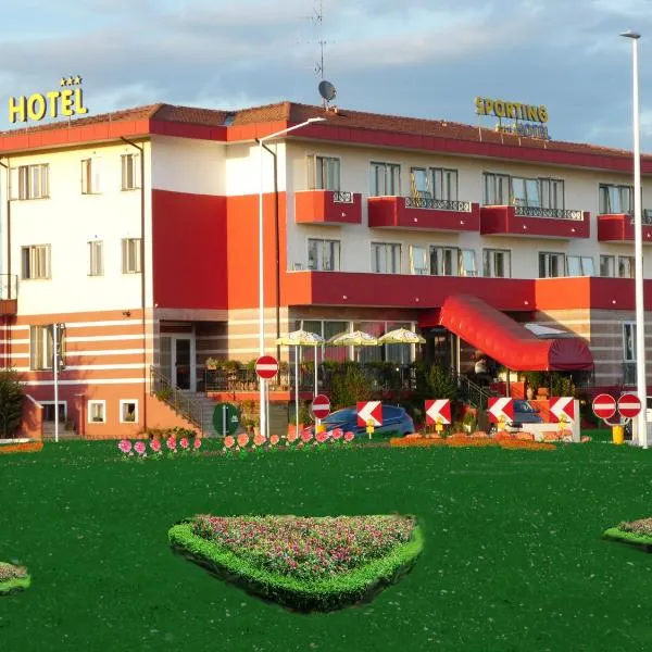 Hotel Sporting, hotel in Arzene