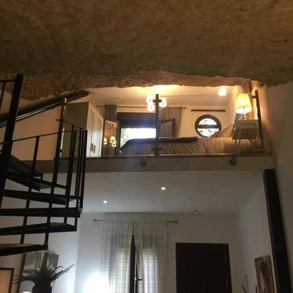 Casa Cueva Un Rincón en la Roca, hotell i Setenil