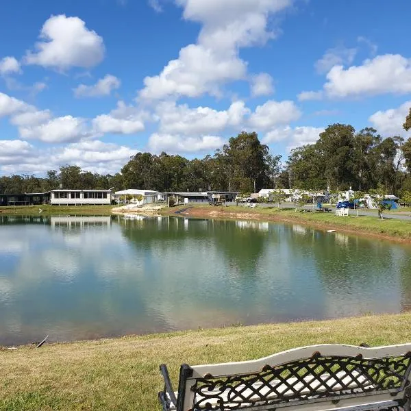 Australian Motor Home Tourist Park Twelve Mile Creek, hotel en Karuah