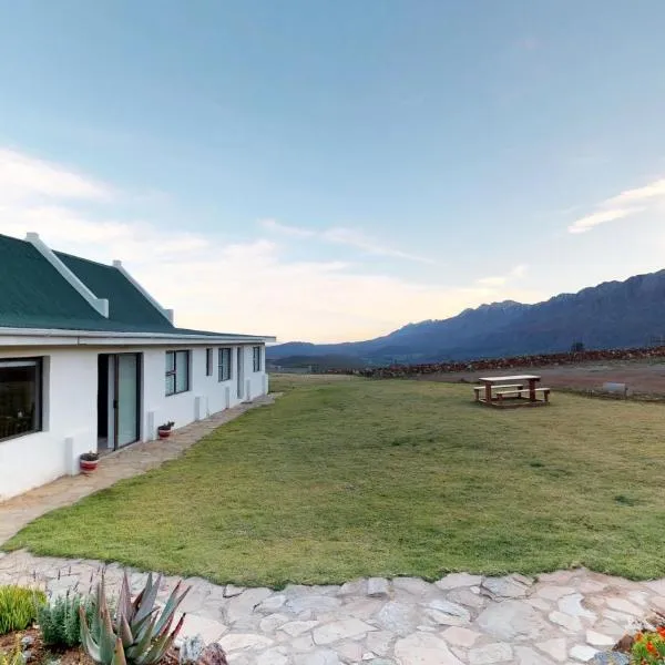 Swartberg Pass Cottages - Kobus Se Gat, hotel in Matjiesrivier