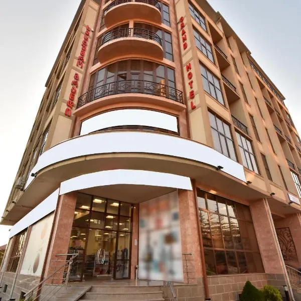 Hotel Grand, hotel v mestu Zugdidi