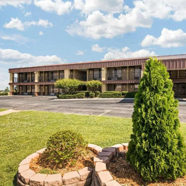 Quality Inn Paris Texas, hotel v destinaci Paris