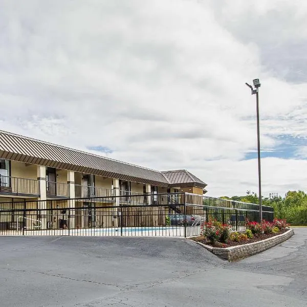 Quality Inn, hotel v destinaci Forest City