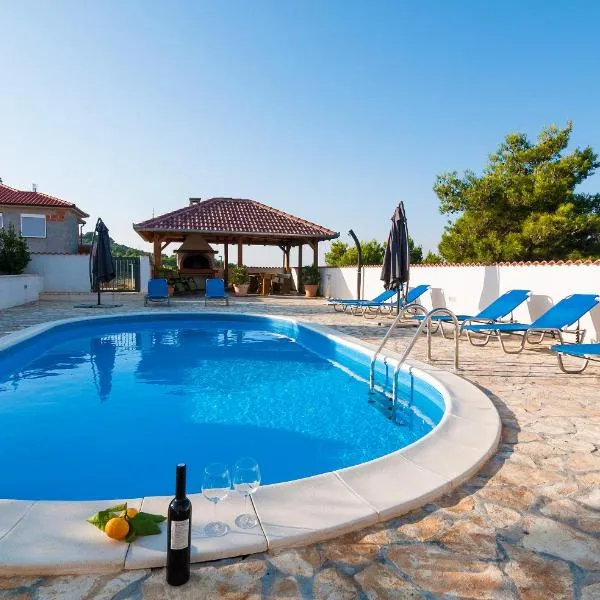 Lavender residence Villa Drage with pool and wellness, hotel v Drage