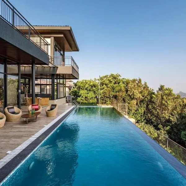 SaffronStays Falcon Hill, Lonavala - luxury villa with infinity pool near Lion's Point, hotel di Āmbavna