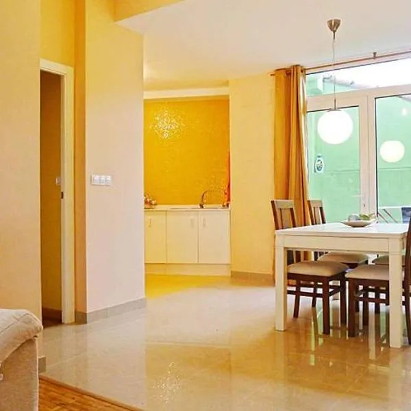 Acogedor Apartamento Ribeira Sacra, hotel v destinaci Monforte de Lemos