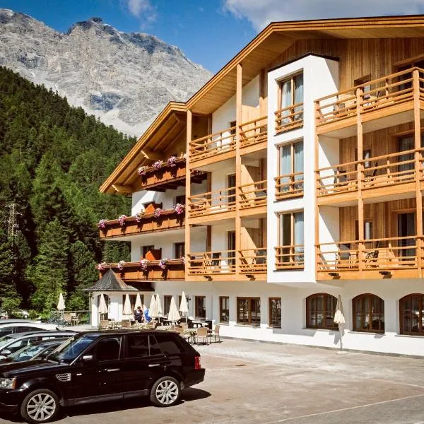 Hotel Gertraud, hotel di Trafoi