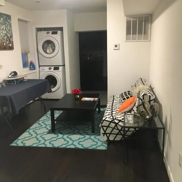 Cozy Rowhouse Next JHH, hotel v destinaci Baltimore