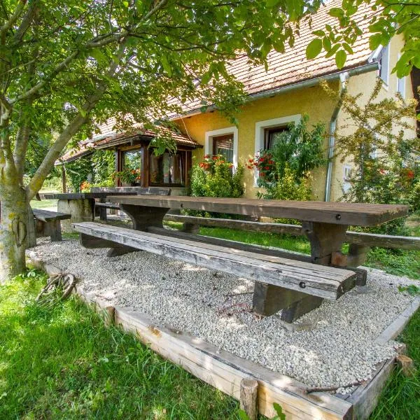 Holiday Home Juričko with private Sauna, hotel in Bizeljsko