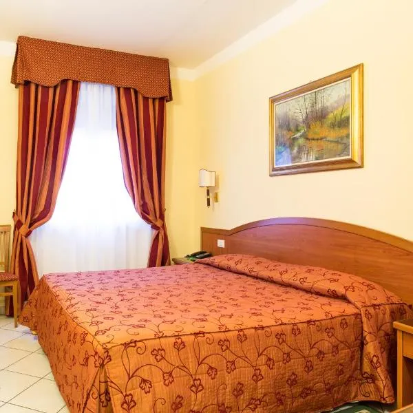 Hotel Ristorante Paladini, hotel v destinaci Carisio