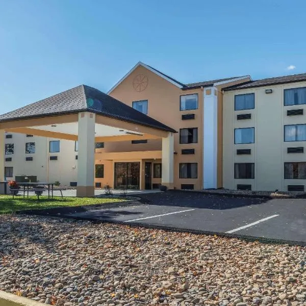 Quality Inn & Suites, hotel v destinaci Harmarville