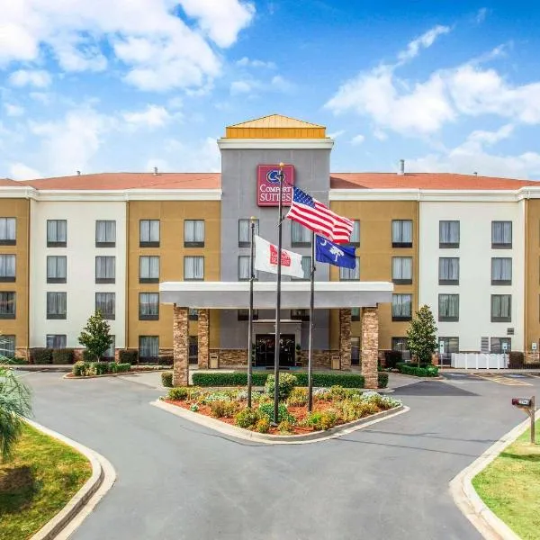 Comfort Suites Clinton near Presbyterian College, hotell i Clinton