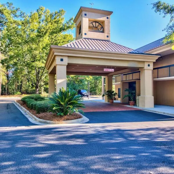 Clarion Inn & Suites Aiken, hotel di Aiken