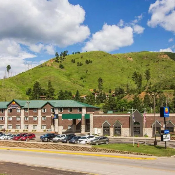 Comfort Inn & Suites Hotel in the Black Hills，戴德伍德的飯店