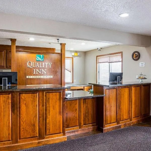 Quality Inn Mitchell I-90, hotel v destinaci Mitchell
