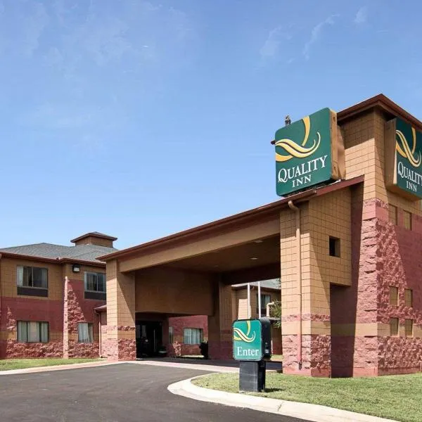 Quality Inn Midland: Midland Airpark şehrinde bir otel