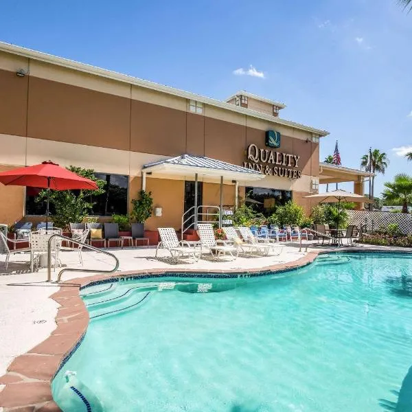 Quality Inn & Suites Seabrook- NASA- Kemah, hotel v destinaci Seabrook