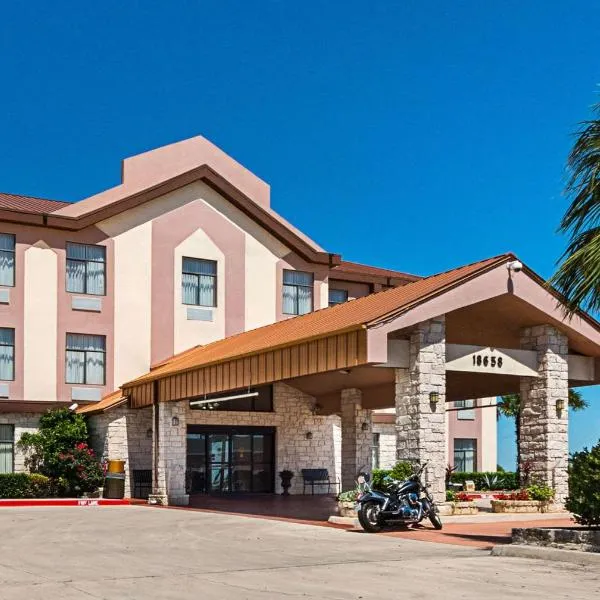 Quality Inn & Suites, hotel in Buda