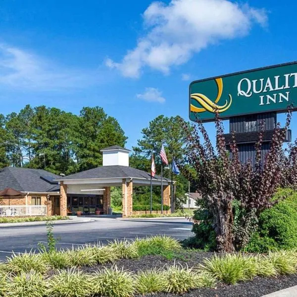 Quality Inn Petersburg Near Fort Gregg-Adams, hotel di Southern Estates