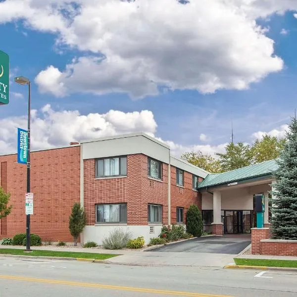 Quality Inn & Suites Downtown, Hotel in Allouez