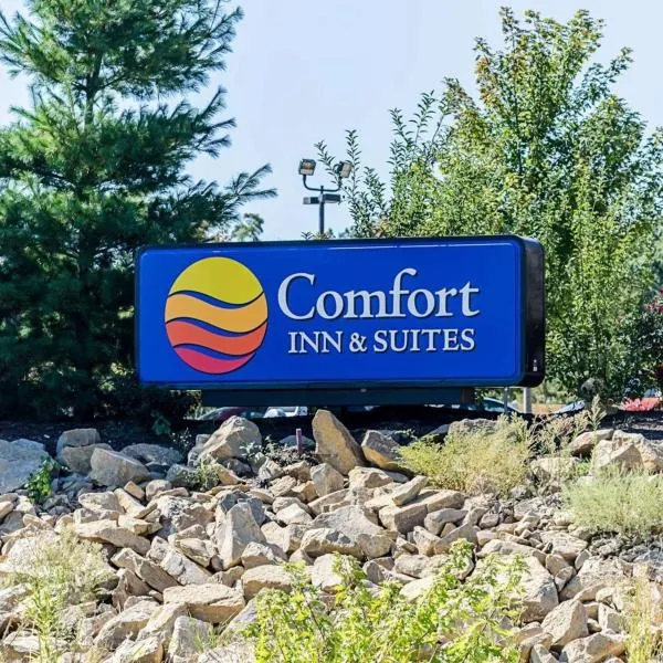 Comfort Inn & Suites Lawrence - University Area, hotel di Lawrence