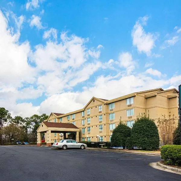 Quality Suites Atlanta Airport East, hotel in Forest Park