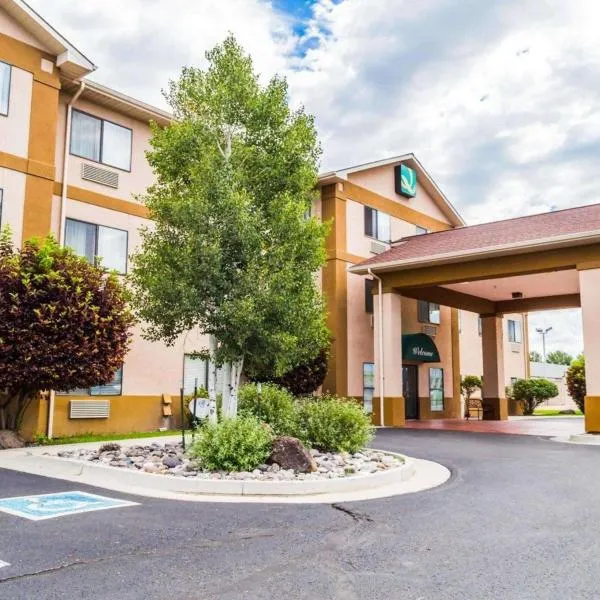 Quality Inn & Suites Montrose - Black Canyon Area、モントローズのホテル