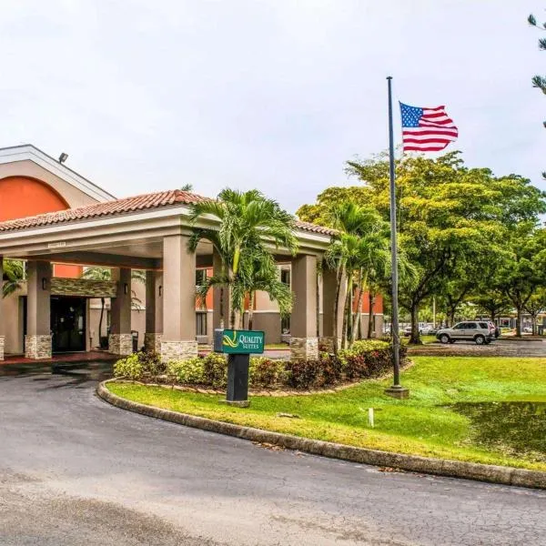 Quality Suites Fort Myers Airport I-75, hotel in Fort Myers