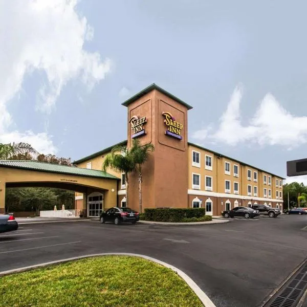 Sleep Inn & Suites Orlando International Airport, hotel i Oak Ridge
