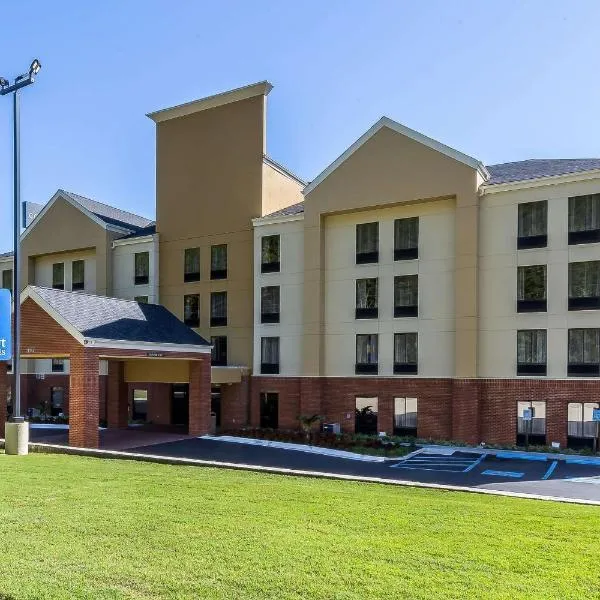 Comfort Inn & Suites Dalton West, hotel in Dalton