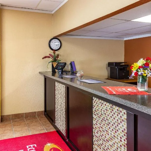 Baymont Inn & Suites by Wyndham Newton IA, hotelli kohteessa Newton