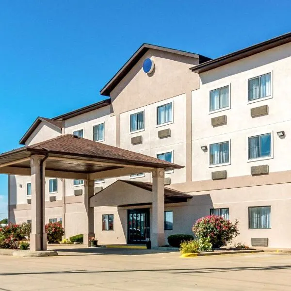 Quality Inn & Suites Salem near I-57, hotel in Centralia