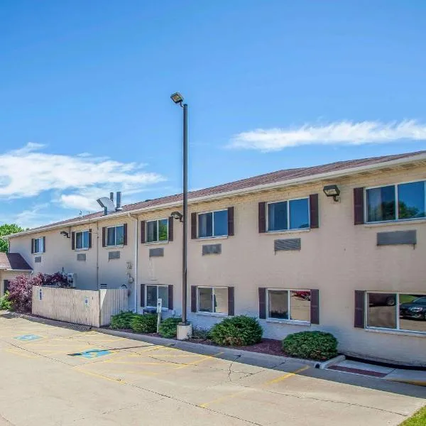 Comfort Suites Peoria I-74、Orange Prairieのホテル