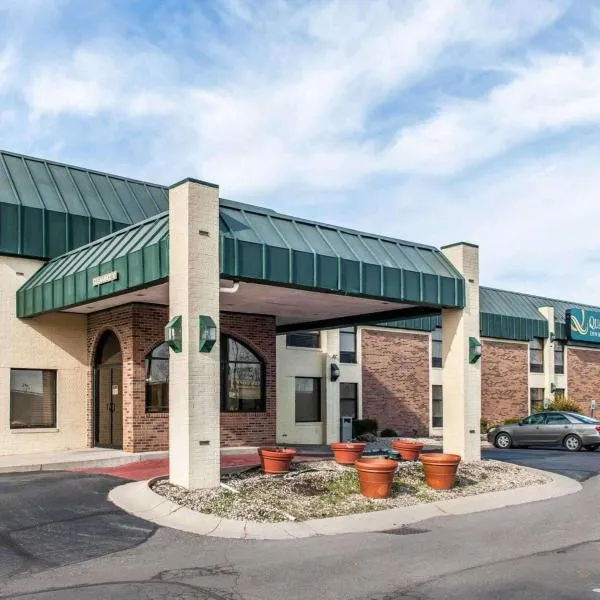 Quality Inn & Suites Shelbyville I-74, hotel in Shelbyville